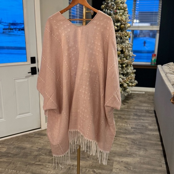 Gentle Fawn Medium/Large Blush & White Hermosa Cover Up/Kimono with Fringe Boho - Picture 8 of 10